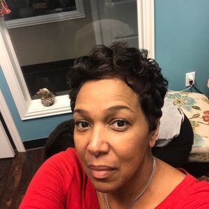 Meet your Posher, Loraine